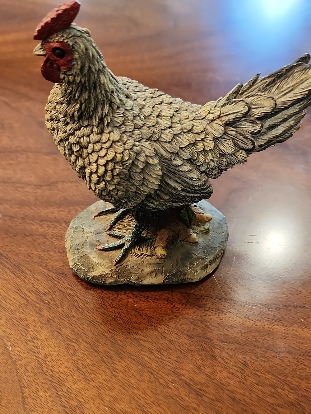 Neutral Gray Hen Figurine Decorative Statue